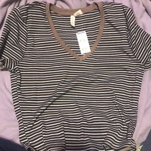 Tilly’s striped v-neck